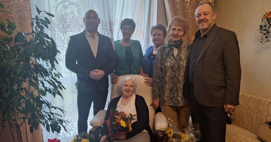 Serdeczności dla jubilatki. Pani Łucja z Zawadzkiego świętowała 90. urodziny