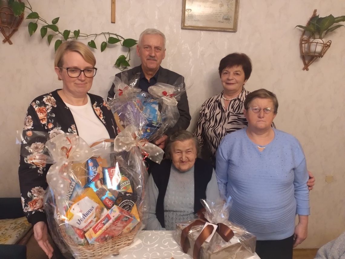 Serdeczności dla mieszkanki Lichyni. Pani Gertruda świętowała 90. urodziny