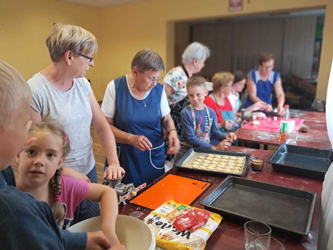 Słodki projekt w Osieku. Połączyli przyjemne z pożytecznym