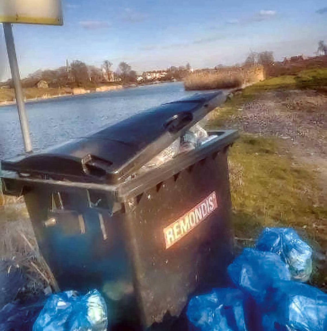 Śmieci nad zalewem. Co dalej?