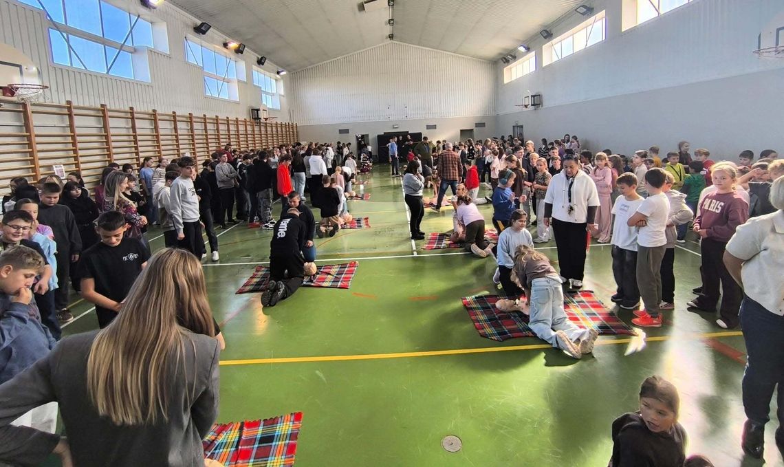 Bili rekord w szczytnym celu. Wyjątkowa akcja w szkołach w Jemielnicy i Piotrówce Bili rekord w szczytnym celu. Wyjątkowa akcja w szkołach w Jemielnicy i Piotrówce