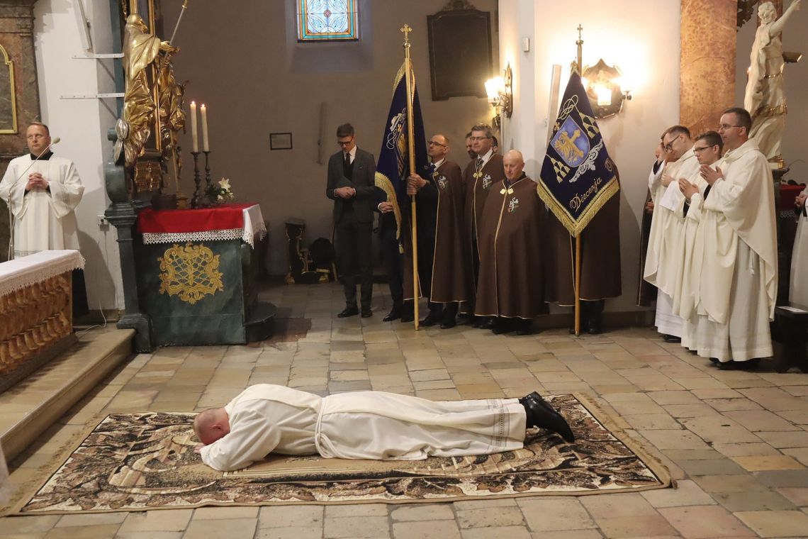 Opolski kleryk przyjął święcenia diakonatu w sanktuarium św. Józefa w Jemielnicy