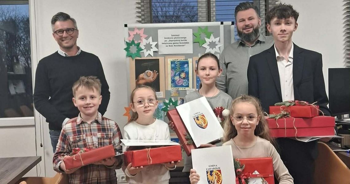 Młodzi artyści z Zawadzkiego nagrodzeni za kartkę świąteczną