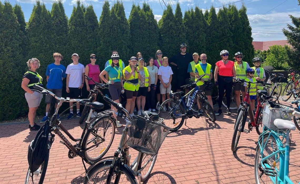 Mieszkańcy Czarnocina na wspólnym rajdzie. I to nie koniec rowerowych wycieczek Mieszkańcy Czarnocina na wspólnym rajdzie. I to nie koniec rowerowych wycieczek