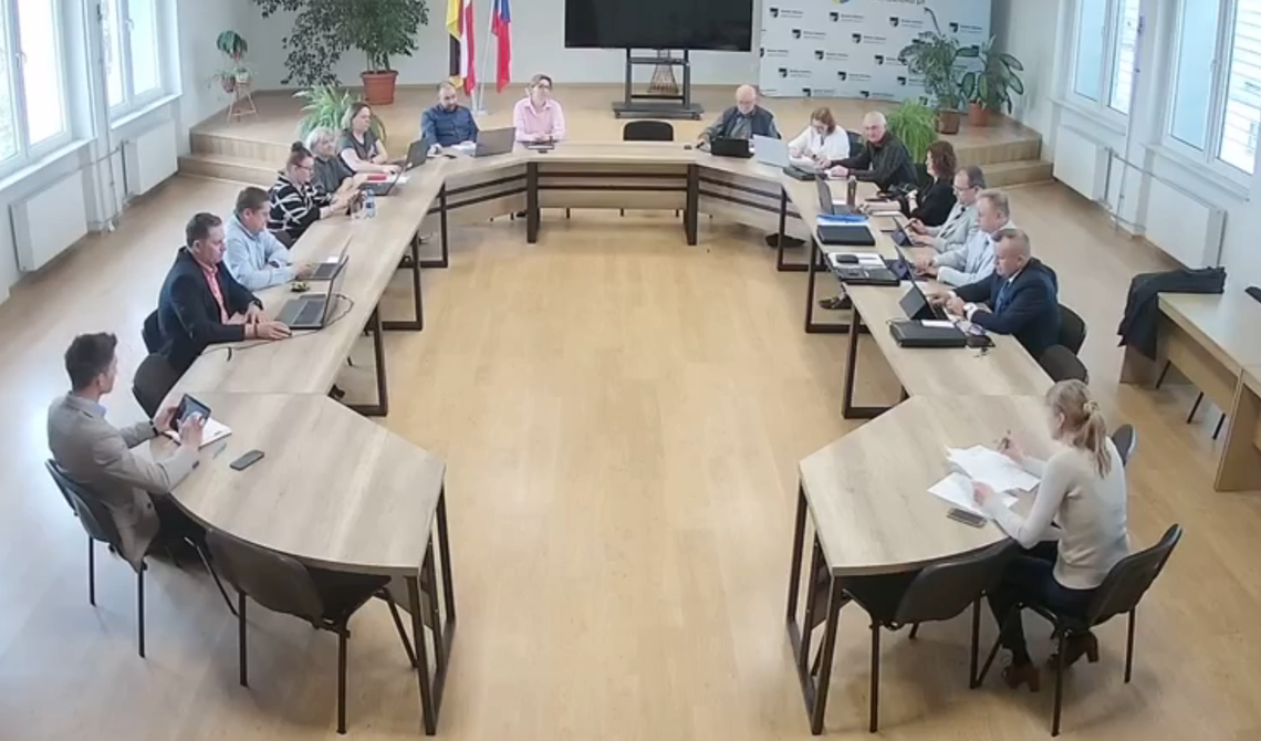 Nadzwyczajna sesja Rady Gminy w Izbicku. Chodziło o nowe studnie