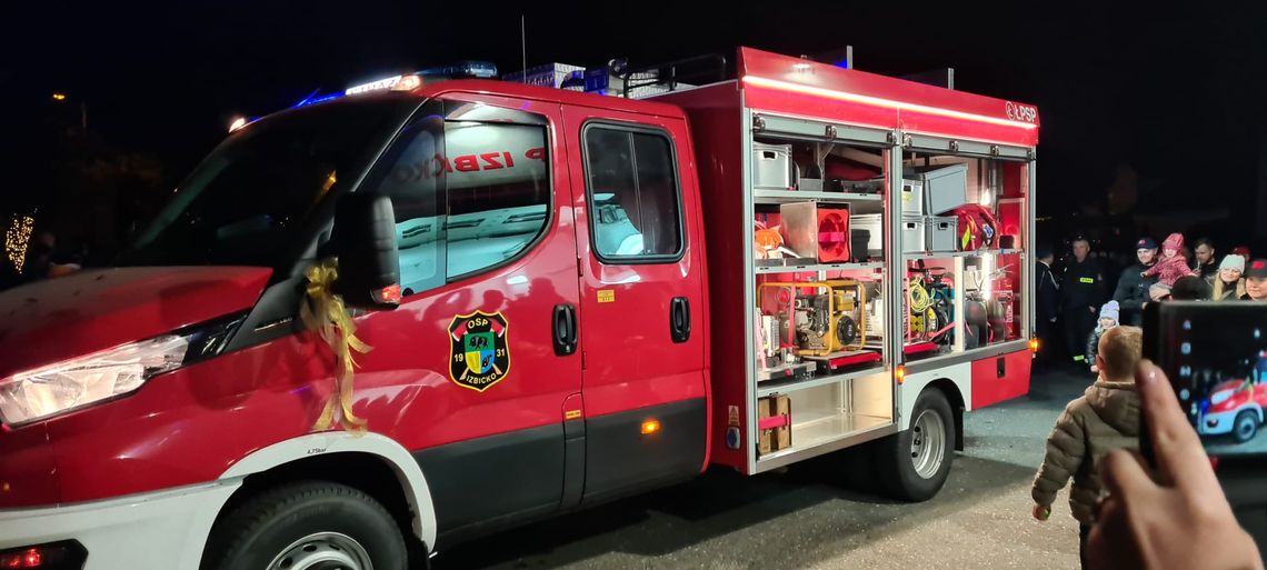 Strażacy z OSP Izbicko mają nowy wóz. "To spełnienie naszych marzeń"