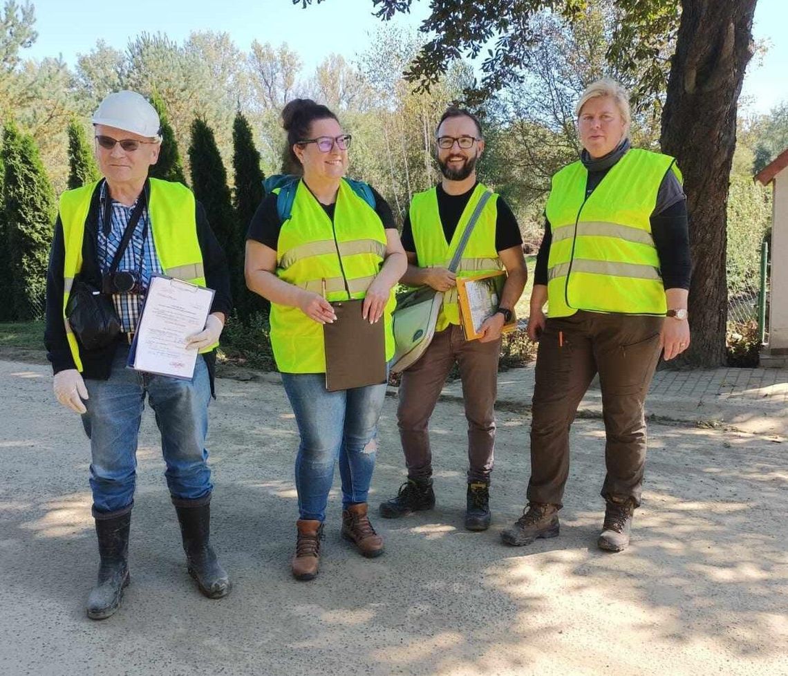 Strzeleccy inżynierowie oceniali stan budynków po powodzi