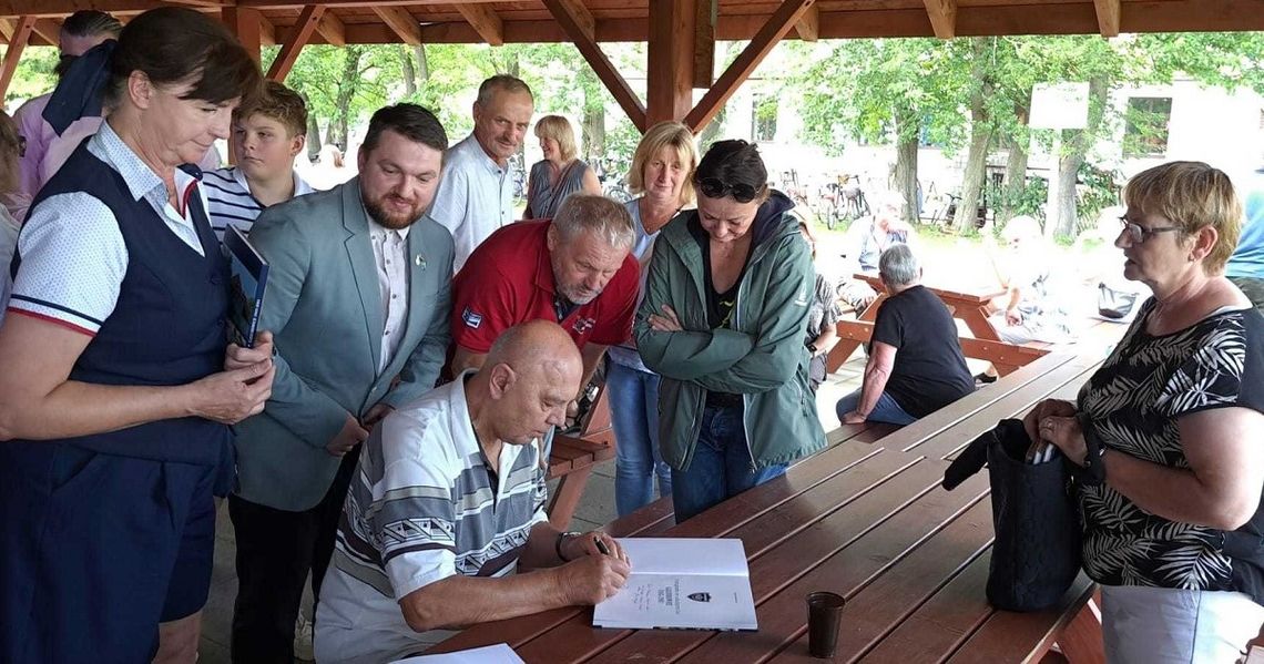 Szkoła, której już nie ma. Gąsiorowice ocalają wspomnienia