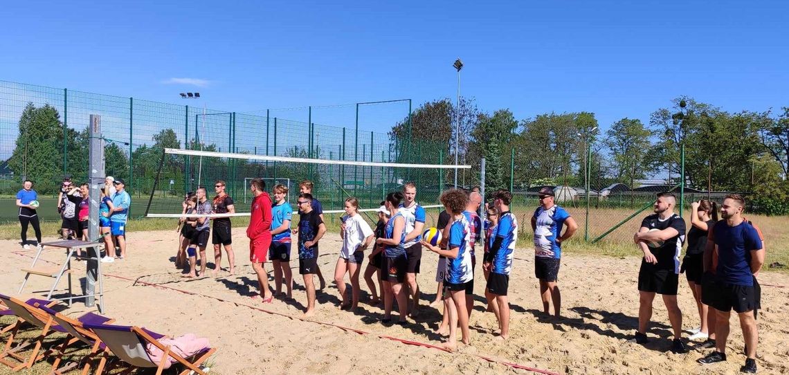 Turniej piłki plażowej w Strzelcach Opolskich. Zagrali, by wesprzeć dzieci