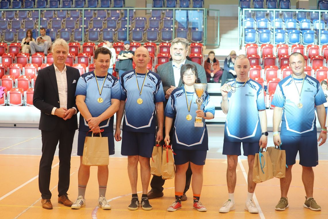 Uczestnicy ŚDS zintegrowali się na halowym turnieju w Strzelcach Opolskich Uczestnicy ŚDS zintegrowali się na halowym turnieju w Strzelcach Opolskich