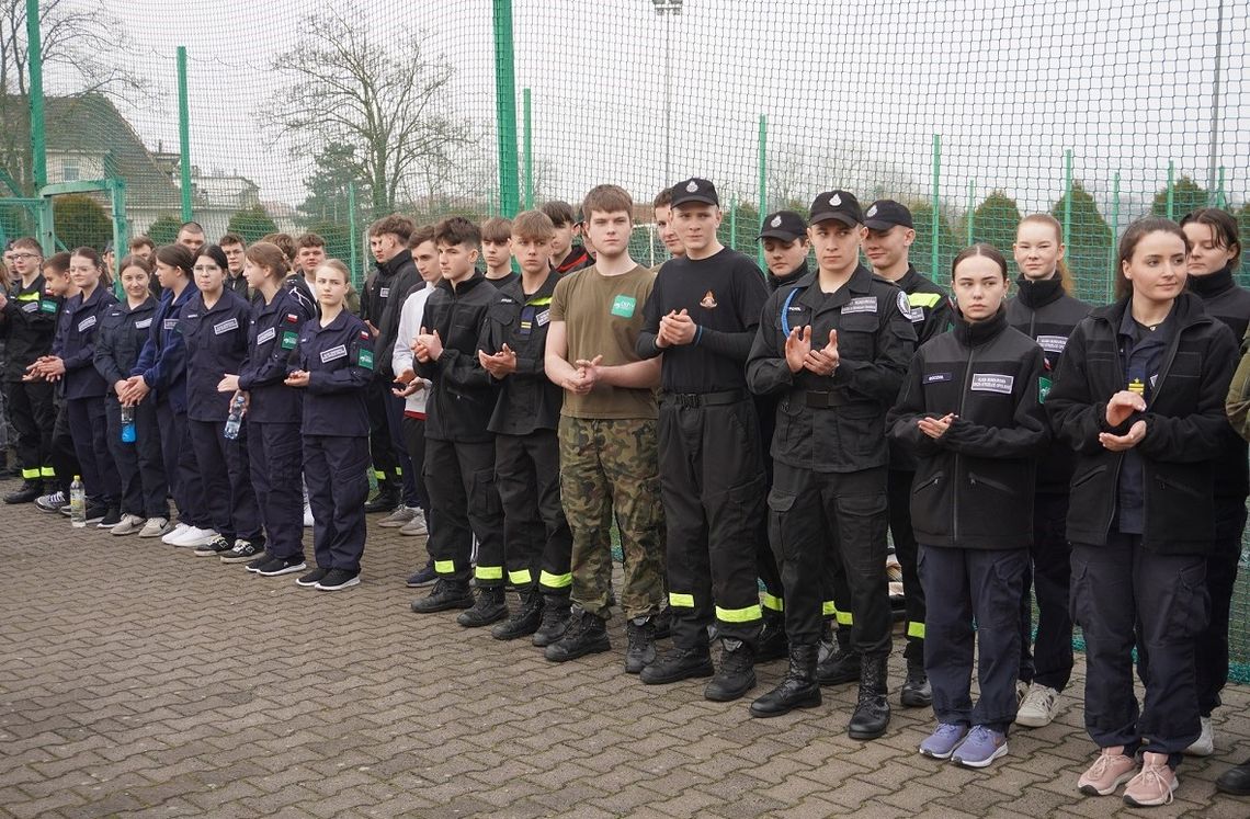 Uczniowie "metalówy" w Strzelcach Opolskich uczcili pamięć żołnierzy wyklętych