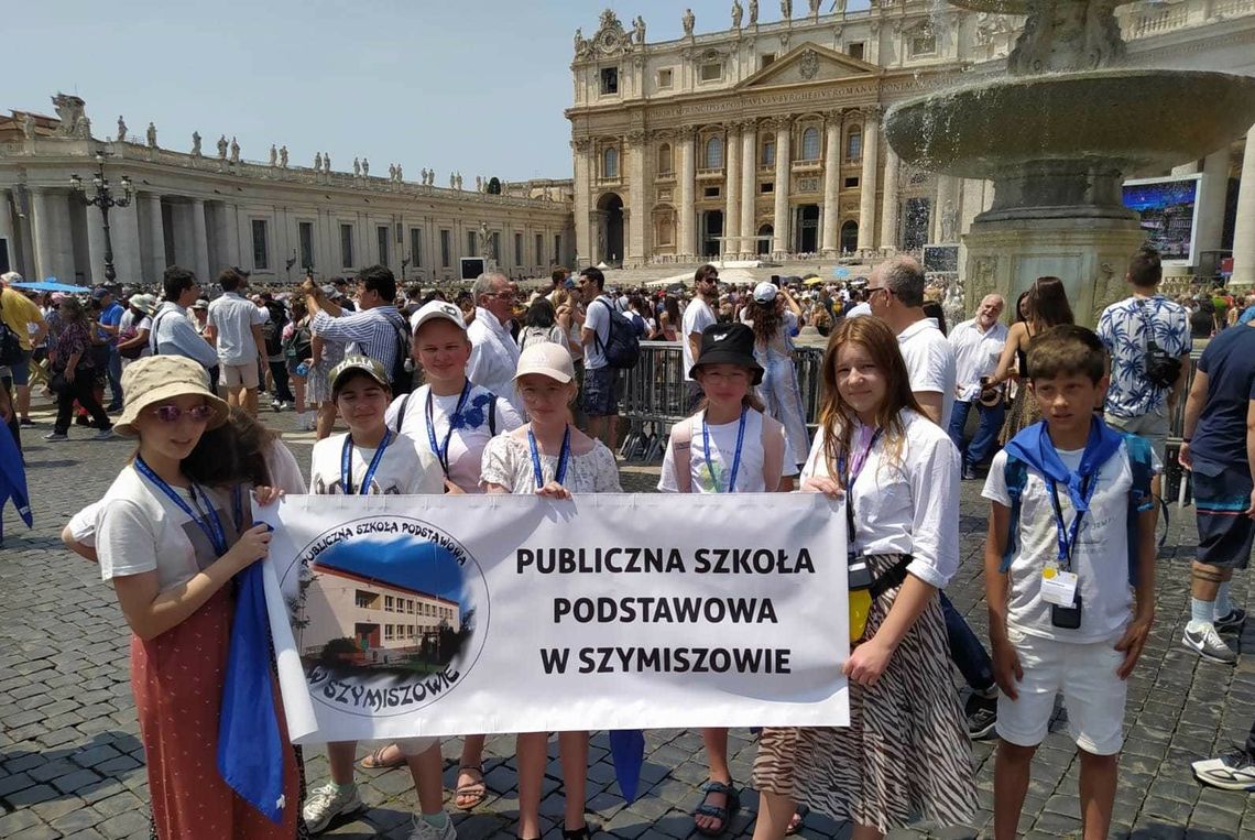 Uczniowie z Szymiszowa i Grodziska na pielgrzymce szkół Jana Pawła II do Włoch