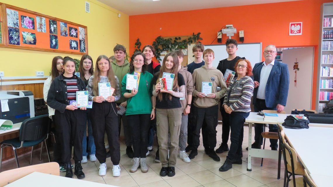 Uczniowie z Zawadzkiego odnoszą sukcesy, a szkoła zaprasza w swoje mury