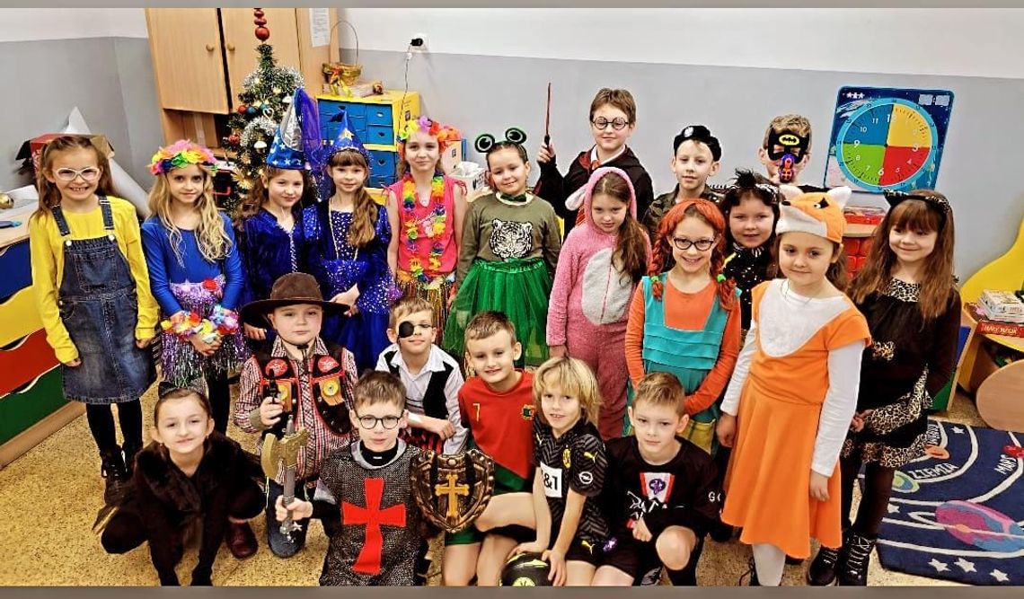 Uczniowski bal w podstawówce w Żędowicach. Ależ widowiskowy karnawał!