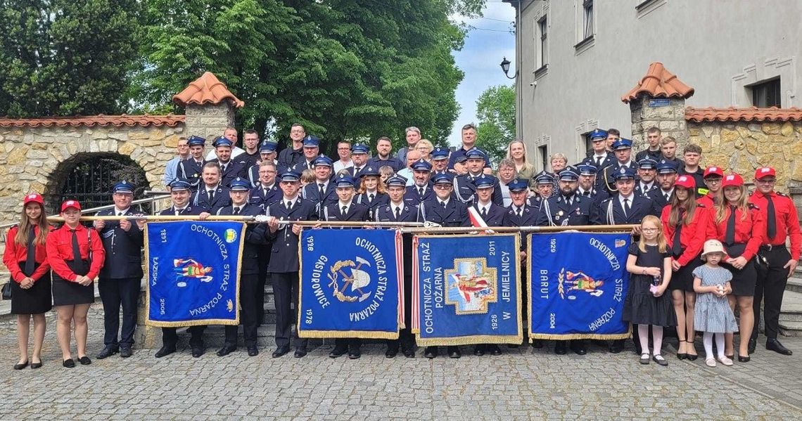 Uroczyście i rozrywkowo ku czci św. Floriana. Dzień Strażaka w gminie Jemielnica Uroczyście i rozrywkowo ku czci św. Floriana. Dzień Strażaka w gminie Jemielnica