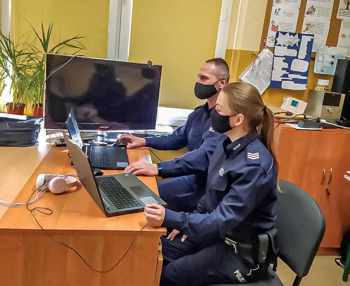 Uwaga! Policjant na ekranie Uwaga! Policjant na ekranie