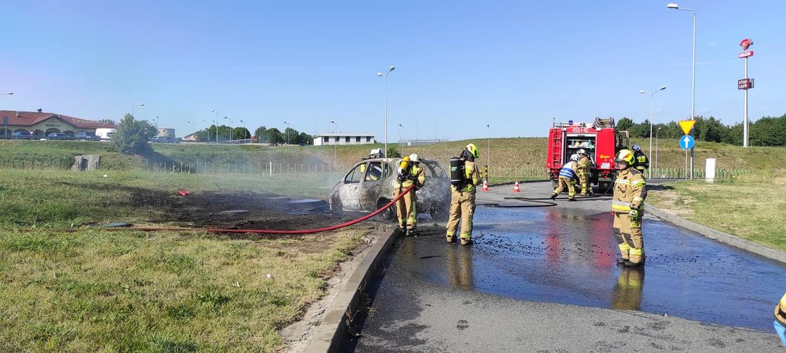 Użądlony rolnik i pożar auta na A4. Pracowita środa strzeleckich strażaków