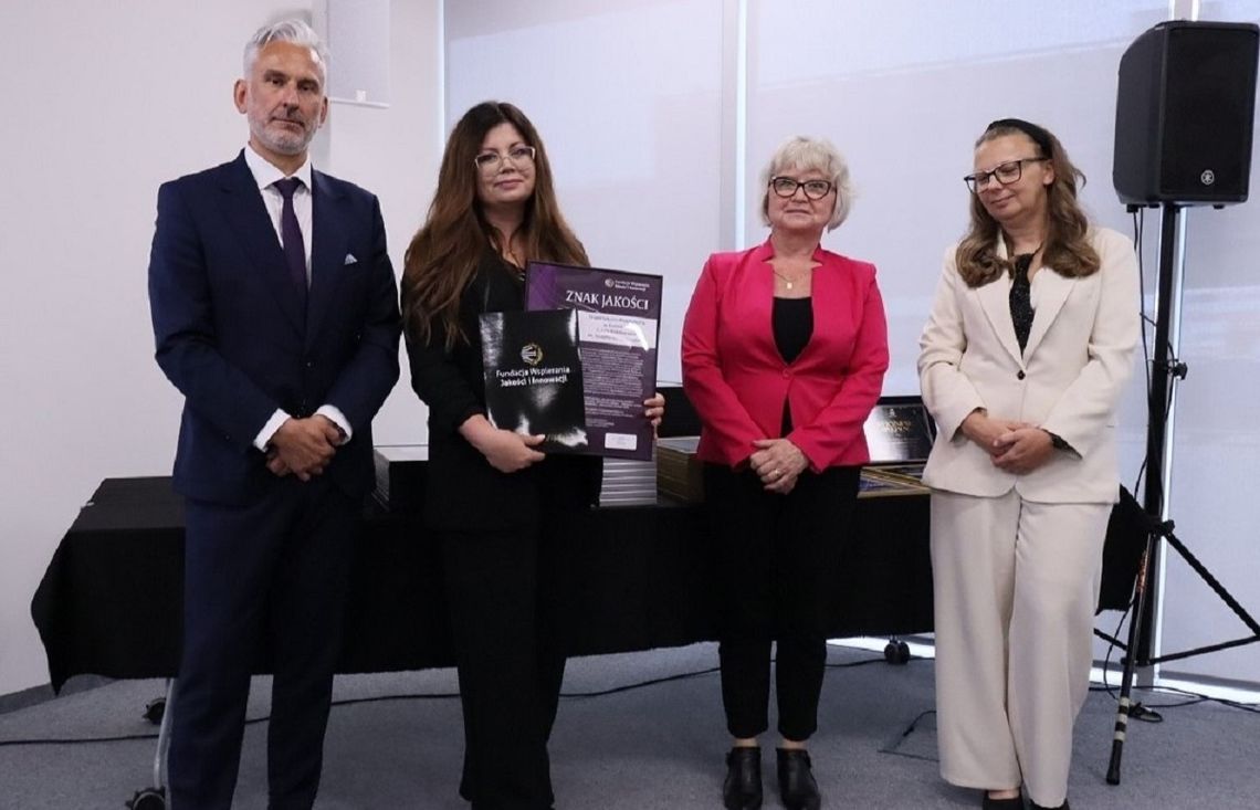 Przedszkole i szkoła w Krośnicy to przyjazne miejsca. Potwierdza to certyfikat Przedszkole i szkoła w Krośnicy to przyjazne miejsca. Potwierdza to certyfikat