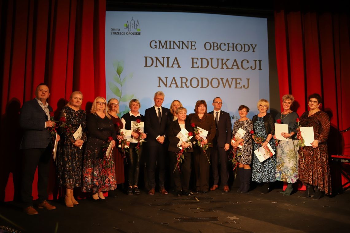Burmistrz Strzelec Opolskich podziękował nauczycielom. Długa lista nagrodzonych Burmistrz Strzelec Opolskich podziękował nauczycielom. Długa lista nagrodzonych