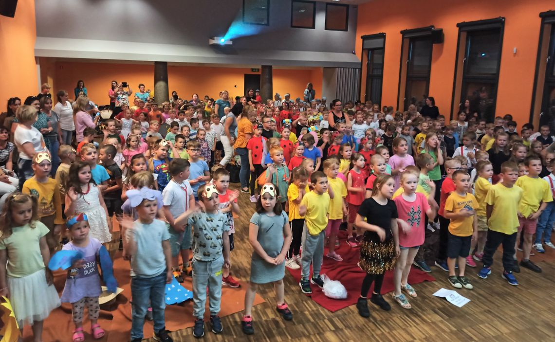W PCK w Strzelcach Opolskich 300 przedszkolaków śpiewało po angielsku