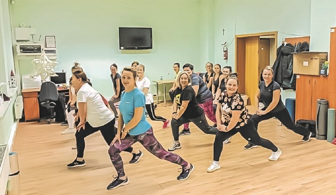 W trosce o zdrowie i dobrą formę. Mieszkanki Niezdrowic spotykają się na zajęciach fitness