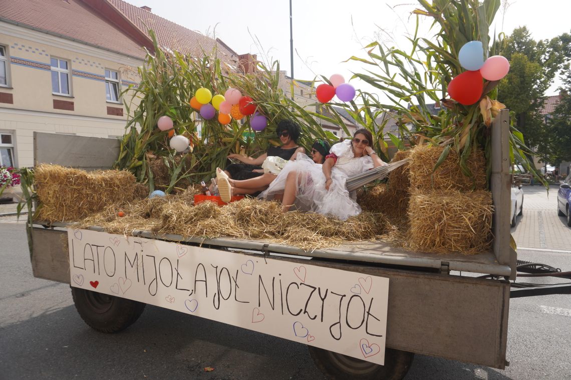 Wielkie święto plonów w Leśnicy. Był widowiskowy korowód i moc atrakcji