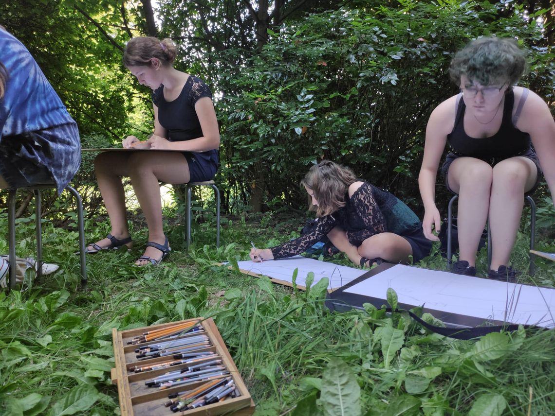 Wizje Góry Świętej Anny. Młodzież ze Strzelec Opolskich na plenerze malarskim Wizje Góry Świętej Anny. Młodzież ze Strzelec Opolskich na plenerze malarskim