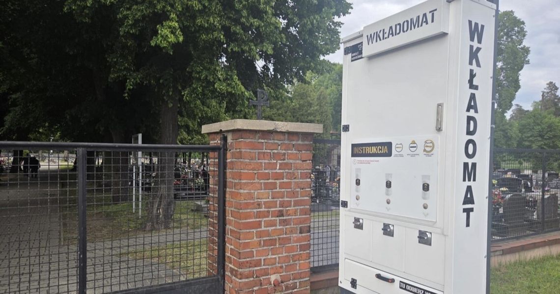 Nowe urządzenie w Zawadzkiem. Przy cmentarzu pojawił się wkładomat