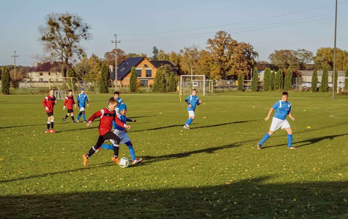 Worek bramek u młodzików podczas meczu Jedność Rozmierka - Błękitni Jaryszów
