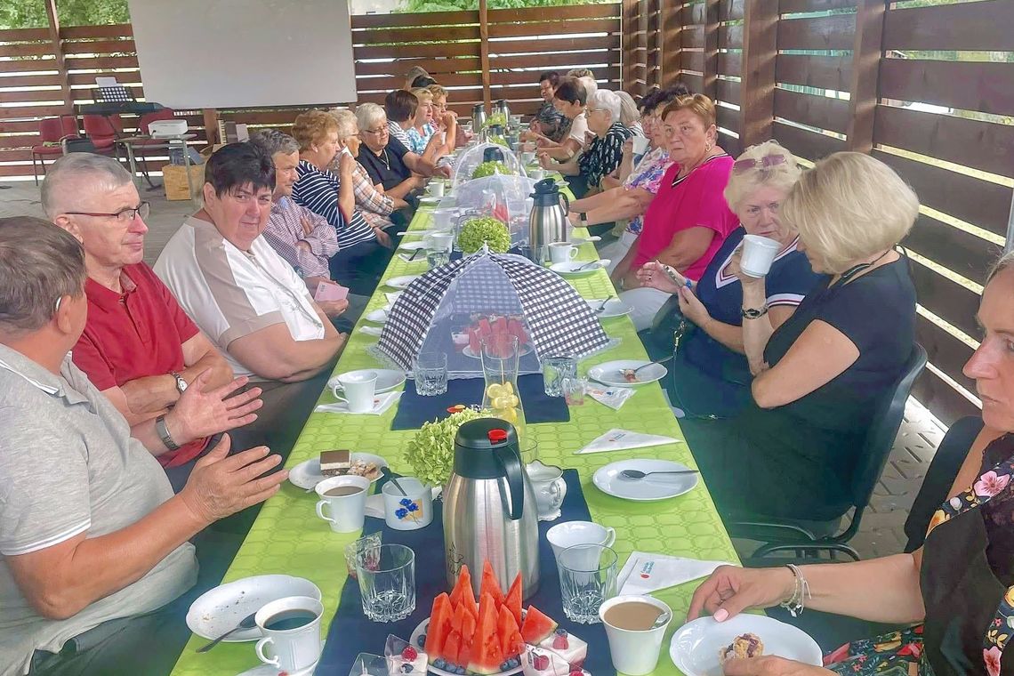 Wspólne chwile są potrzebne seniorom. Wiedzą o tym w Zimnej Wódce