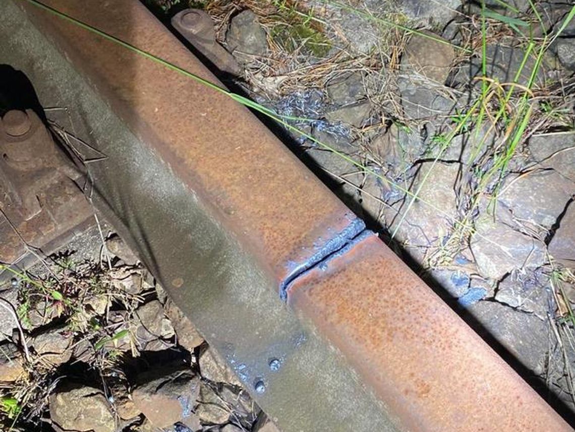 Próbowali ukraść tory kolejowe. Policja złapała ich na gorącym uczynku