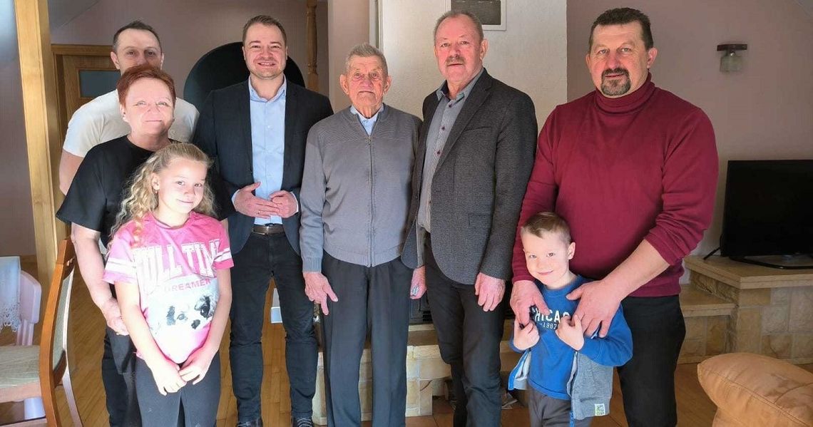 Wszystkiego najlepszego! Pan Józef z Olszowej skończył 90 lat