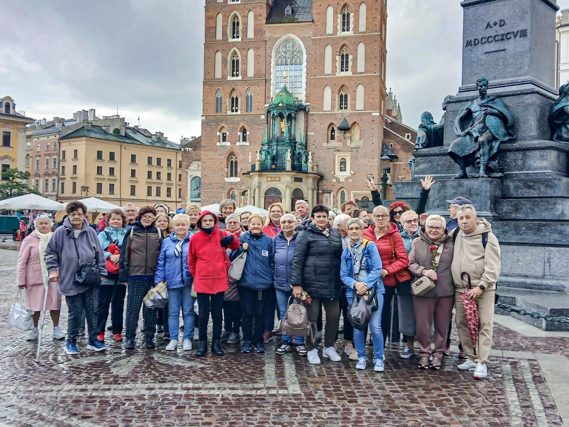 Seniorzy z Leśnicy ruszyli do Krakowa. Zobaczyli najważniejsze atrakcje