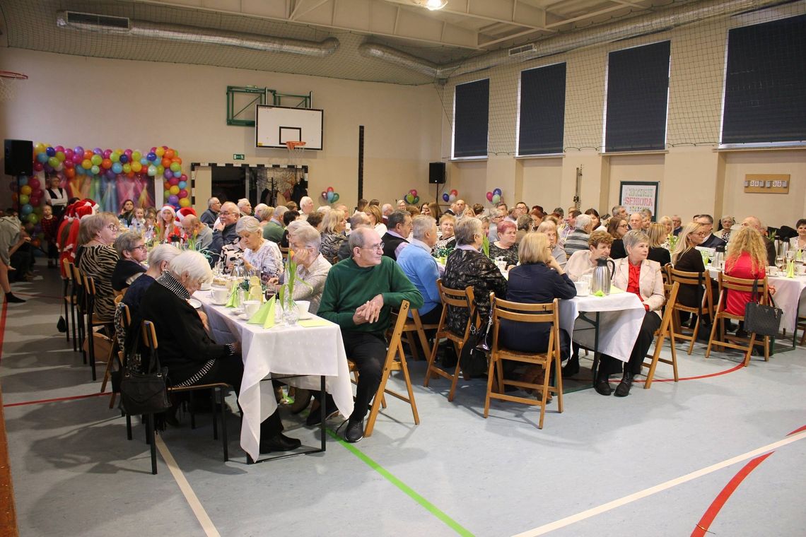 Wyjątkowe spotkanie w Szymiszowie. Były występy artystyczne i wspólna biesiada