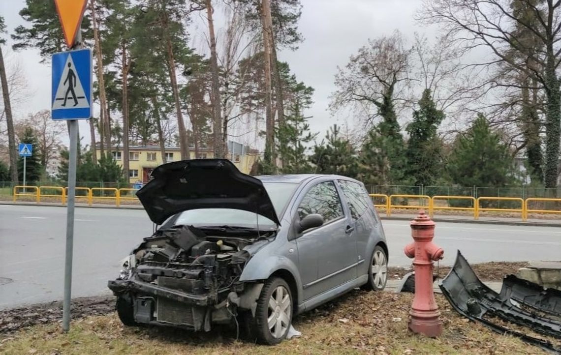 Wypadek w Strzelcach Opolskich. Na głównej drodze zderzyły się trzy samochody! Wypadek w Strzelcach Opolskich. Na głównej drodze zderzyły się trzy samochody!