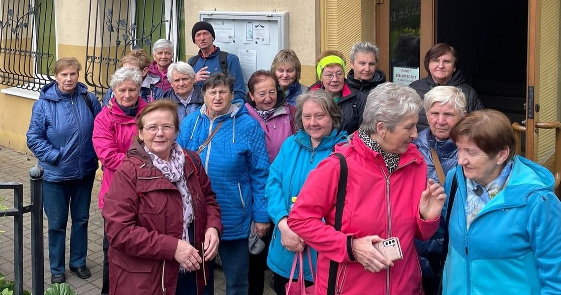 Piesza wycieczka seniorów z Wysokiej. Wybrali się do Żyrowej Piesza wycieczka seniorów z Wysokiej. Wybrali się do Żyrowej