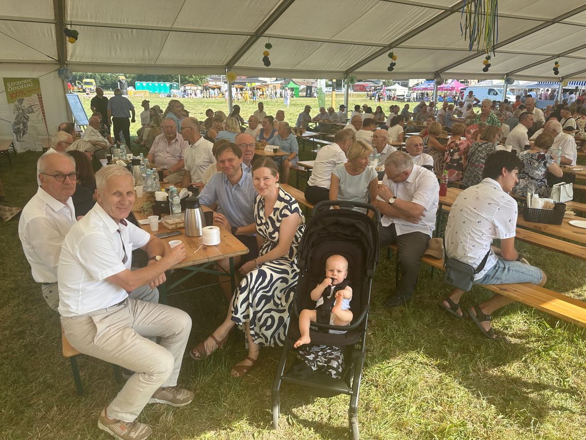 Ale dzieje się w Jemielnicy! Miejscowość hucznie świętuje swoje 800-lecie Ale dzieje się w Jemielnicy! Miejscowość hucznie świętuje swoje 800-lecie