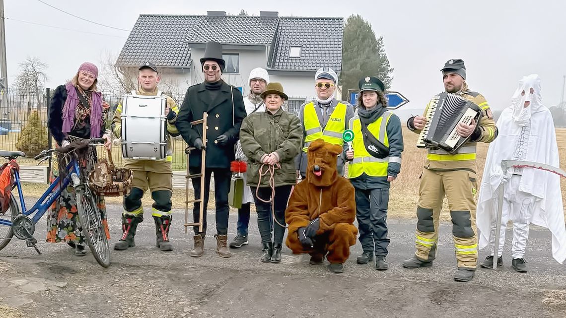 Wodzenie niedźwiedzia w Spóroku. Były śpiewy, tańce i moc dobrej zabawy