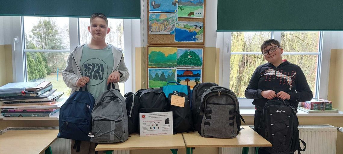 Plecaki pełne dobra trafią do potrzebujących. Wyjątkowa akcja w szkole w Piotrówce