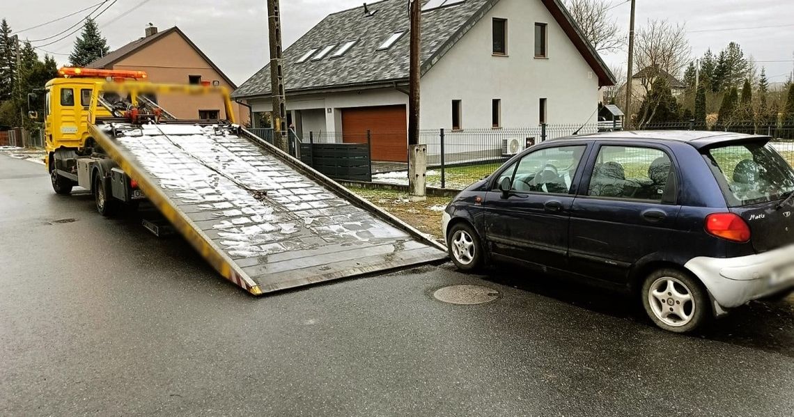 Jechał za szybko i bez pasów. Nie miał też prawa jazdy i był pijany