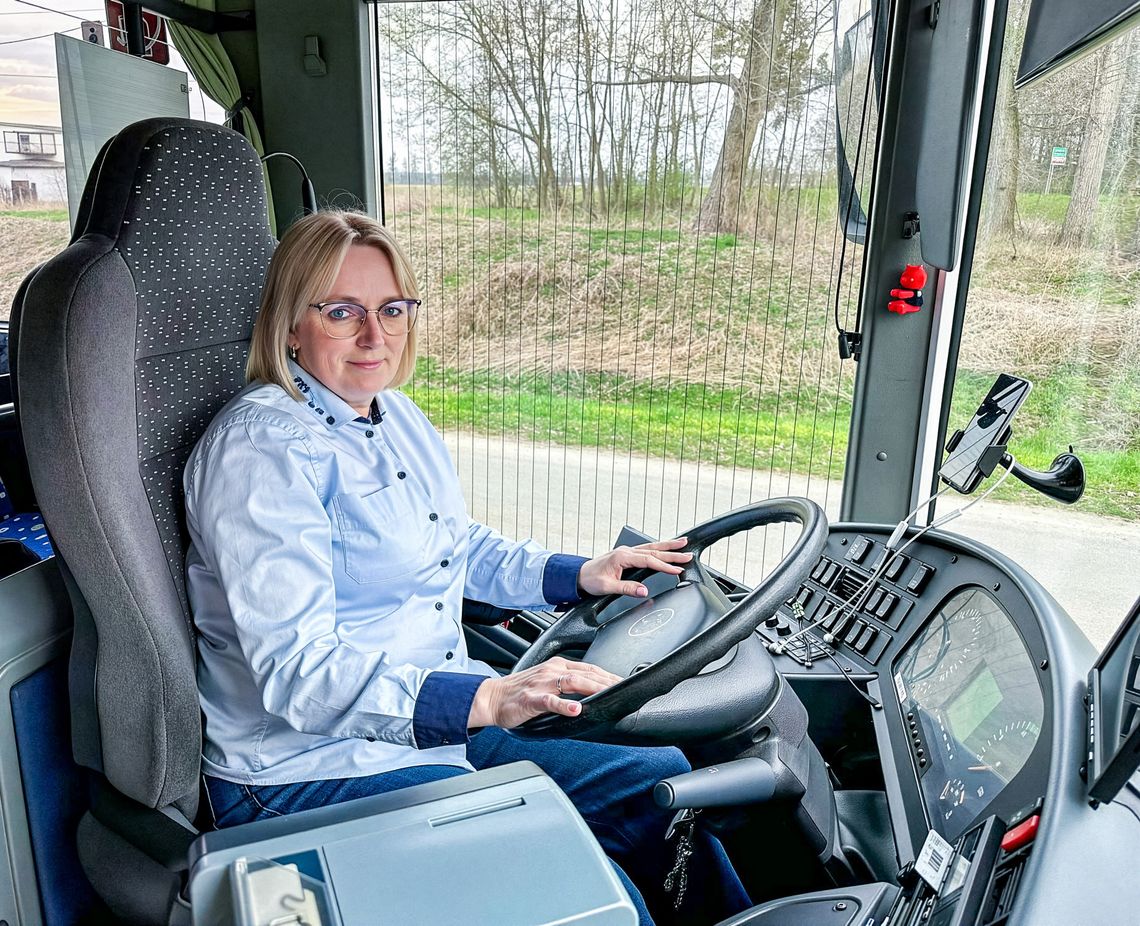 Sołtyska za kierownicą PKS-u. "Wsiadam i robię swoje" Sołtyska za kierownicą PKS-u. "Wsiadam i robię swoje"