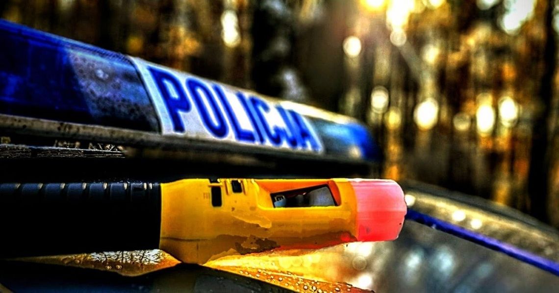 Pijany kierowca zatrzymany w Izbicku. Wpadł przez pasażera bez pasów Pijany kierowca zatrzymany w Izbicku. Wpadł przez pasażera bez pasów