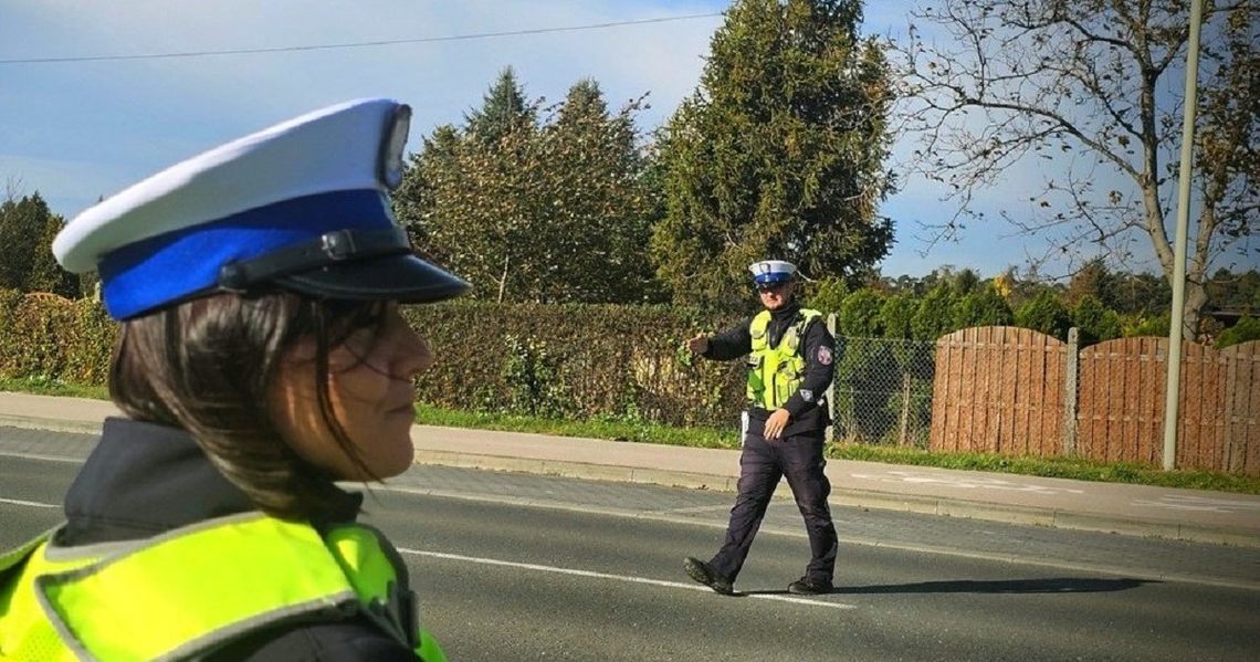 Miał dożywotni zakaz i wsiadł za kółko. Był też poszukiwany