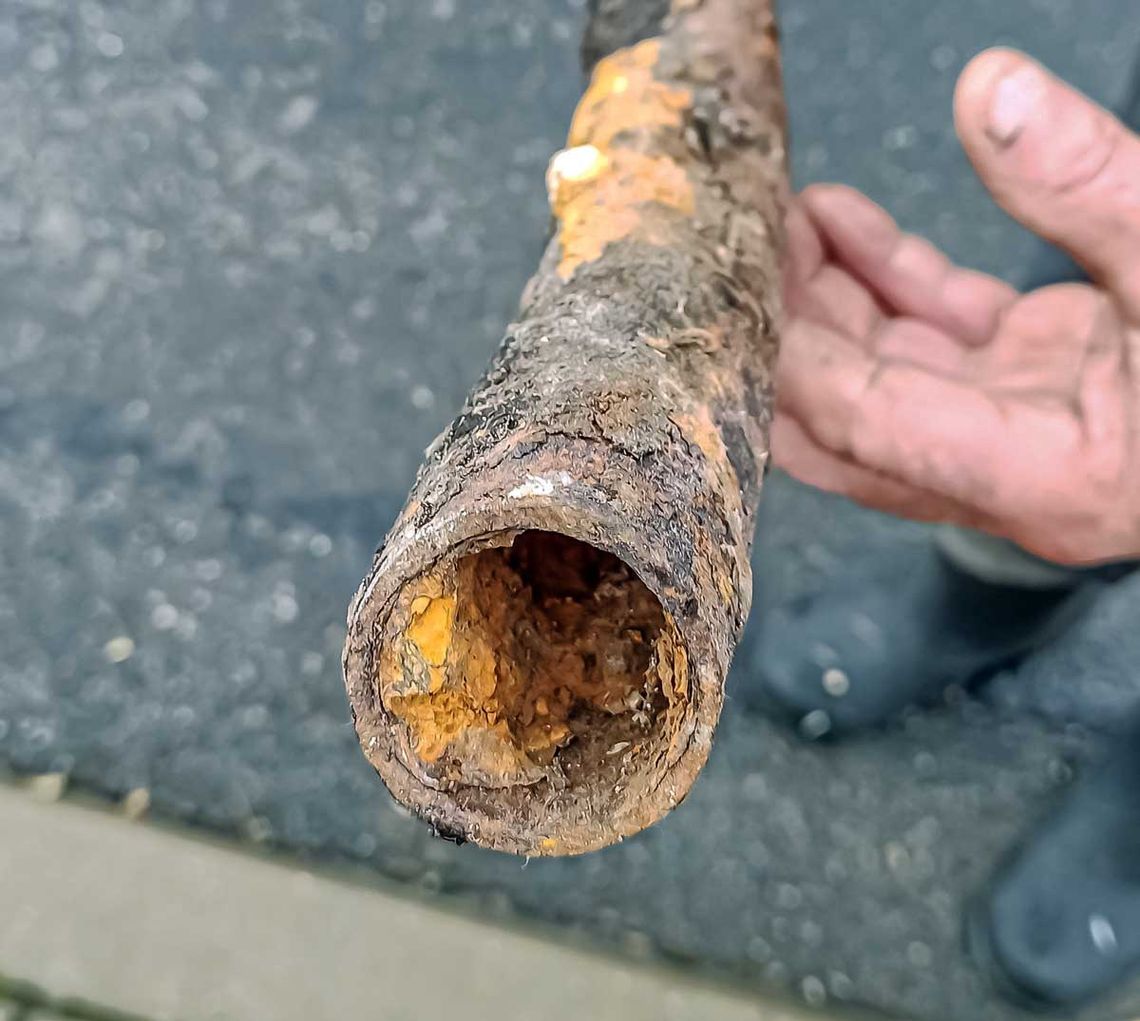 Z takiej rury pijemy wodę Z takiej rury pijemy wodę