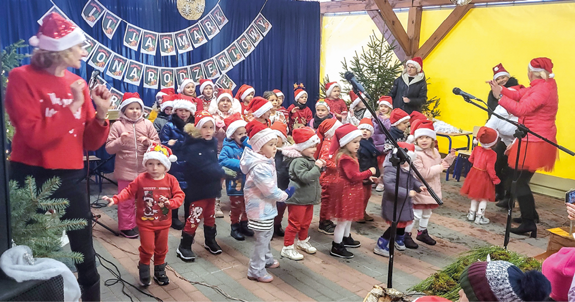 Za sprawą Jarmarku Bożonarodzeniowego w Rozmierce zagościł świąteczny klimat