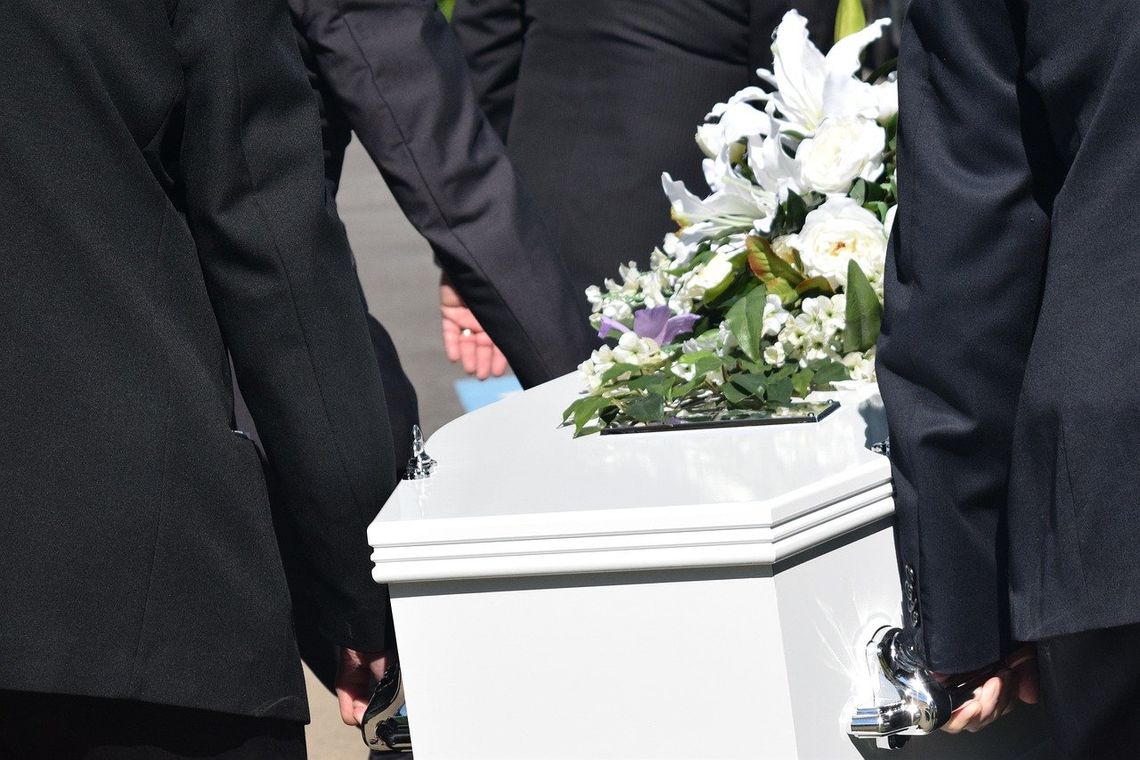 Zasiłki pogrzebowe na Opolszczyźnie. Czy będzie mniej zgonów niż rok temu?