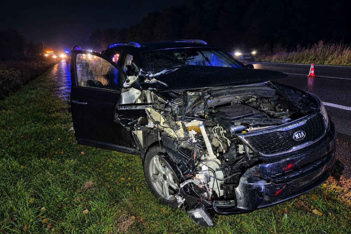 Zderzenie ciężarówki i auta osobowego na autostradzie A4 Zderzenie ciężarówki i auta osobowego na autostradzie A4
