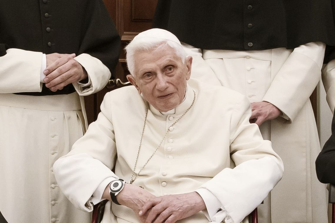 Zmarł papież Benedykt XVI. Kiedyś odprawił mszę na Górze św. Anny