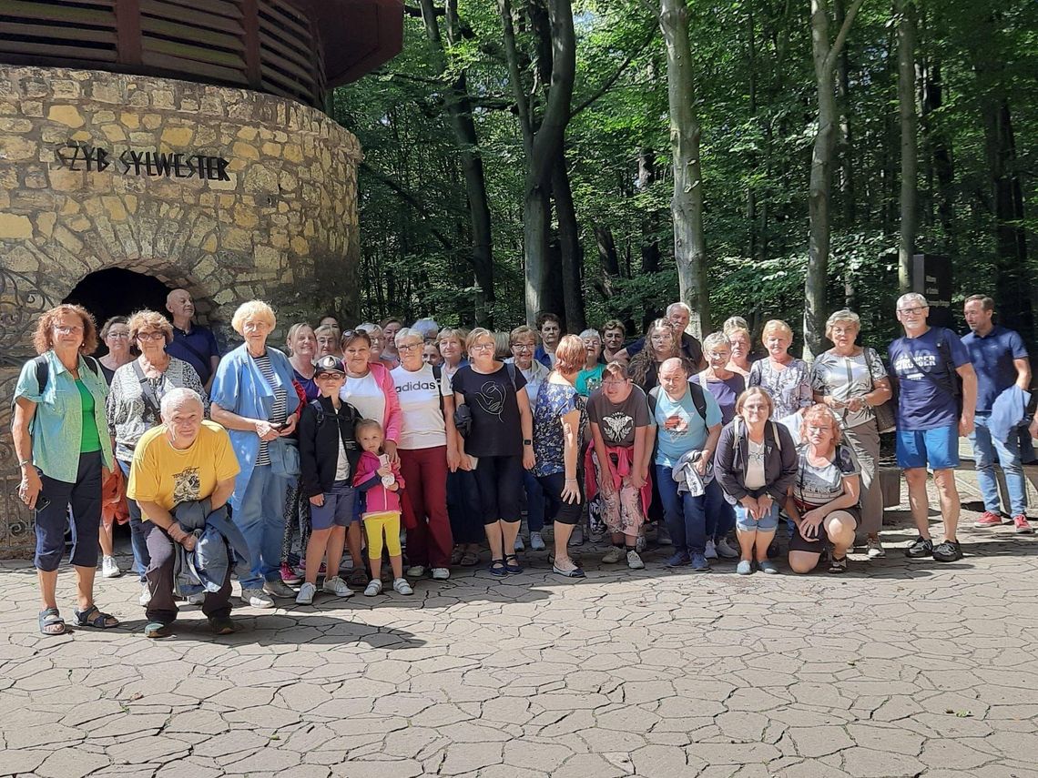 Wycieczka seniorów z Zawadzkiego na Śląsk. Odwiedzili ciekawe miejsca