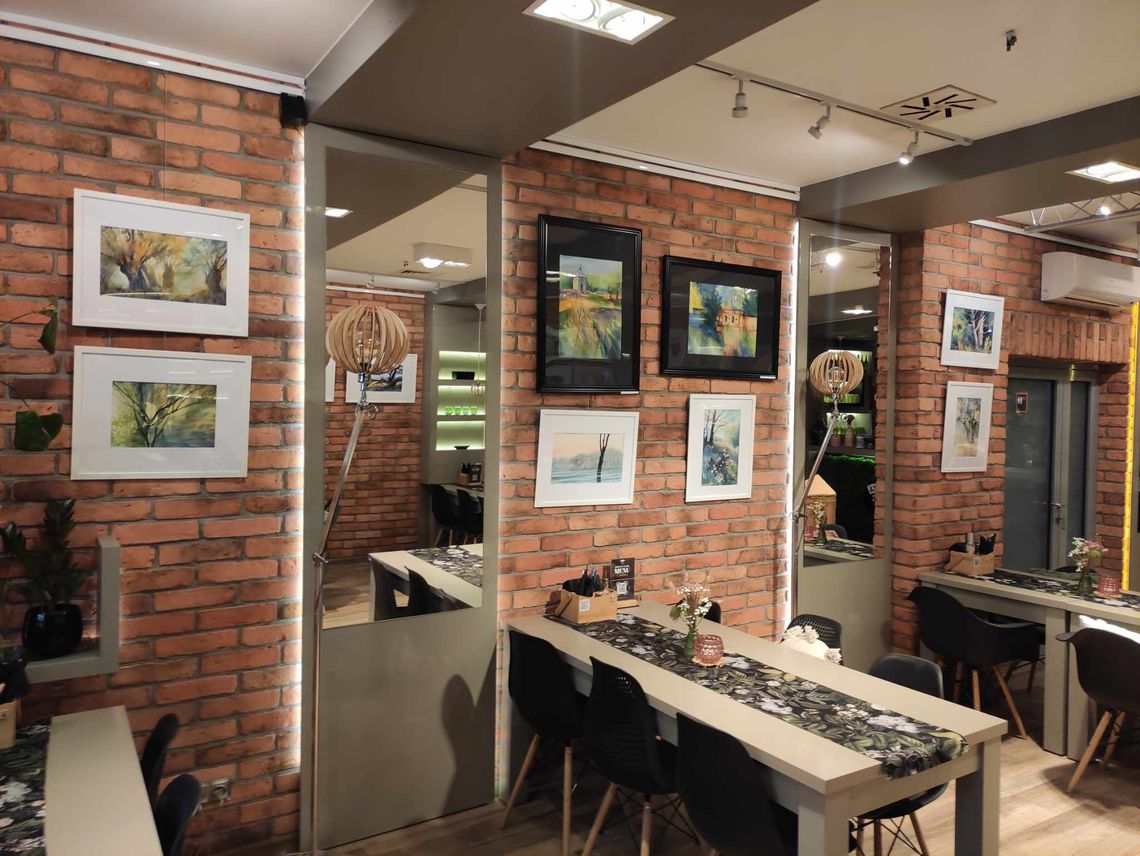 W restauracji Dobra Opcja w Strzelcach Opolskich można oglądać obrazy W restauracji Dobra Opcja w Strzelcach Opolskich można oglądać obrazy